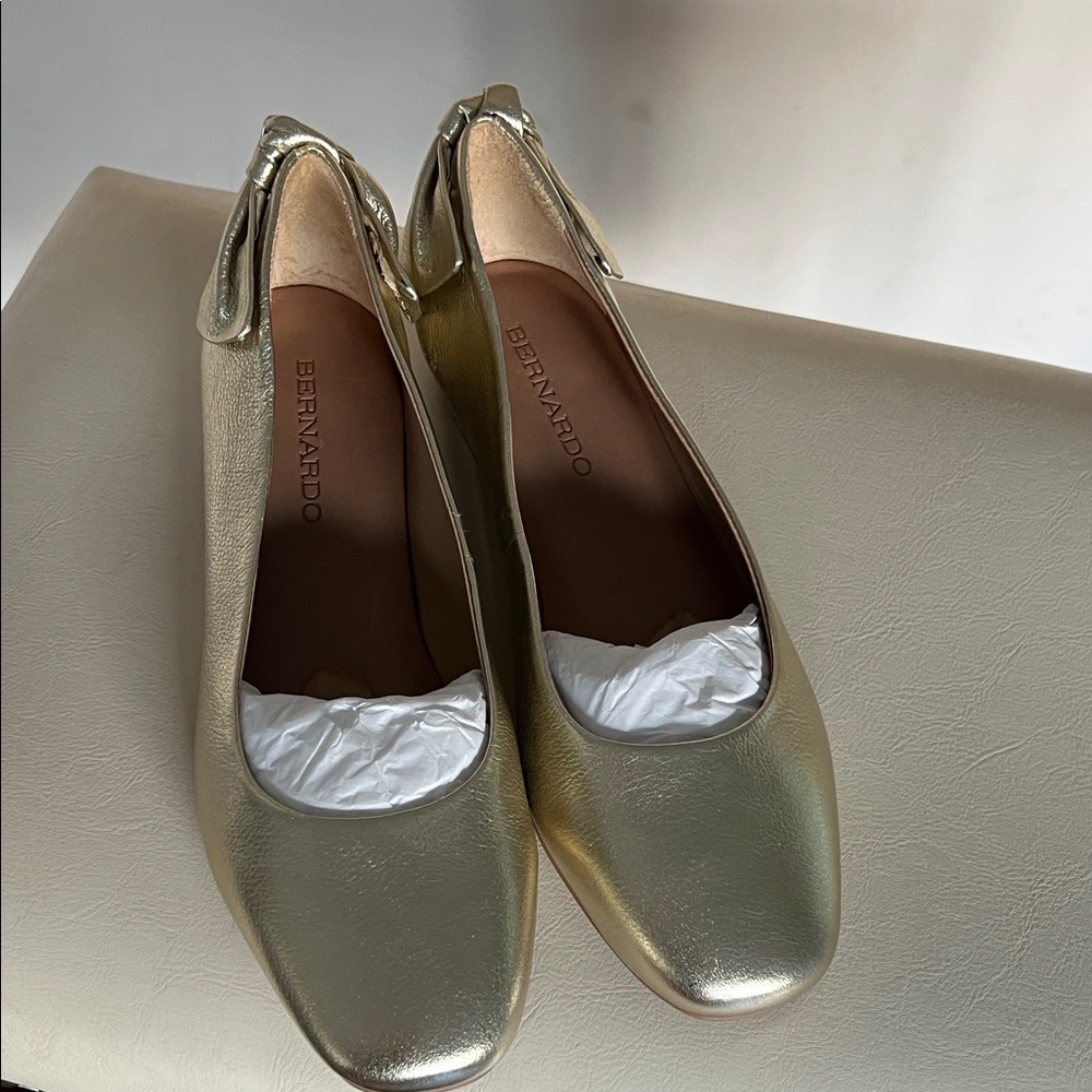 Bernardo Metallic Gold Flats